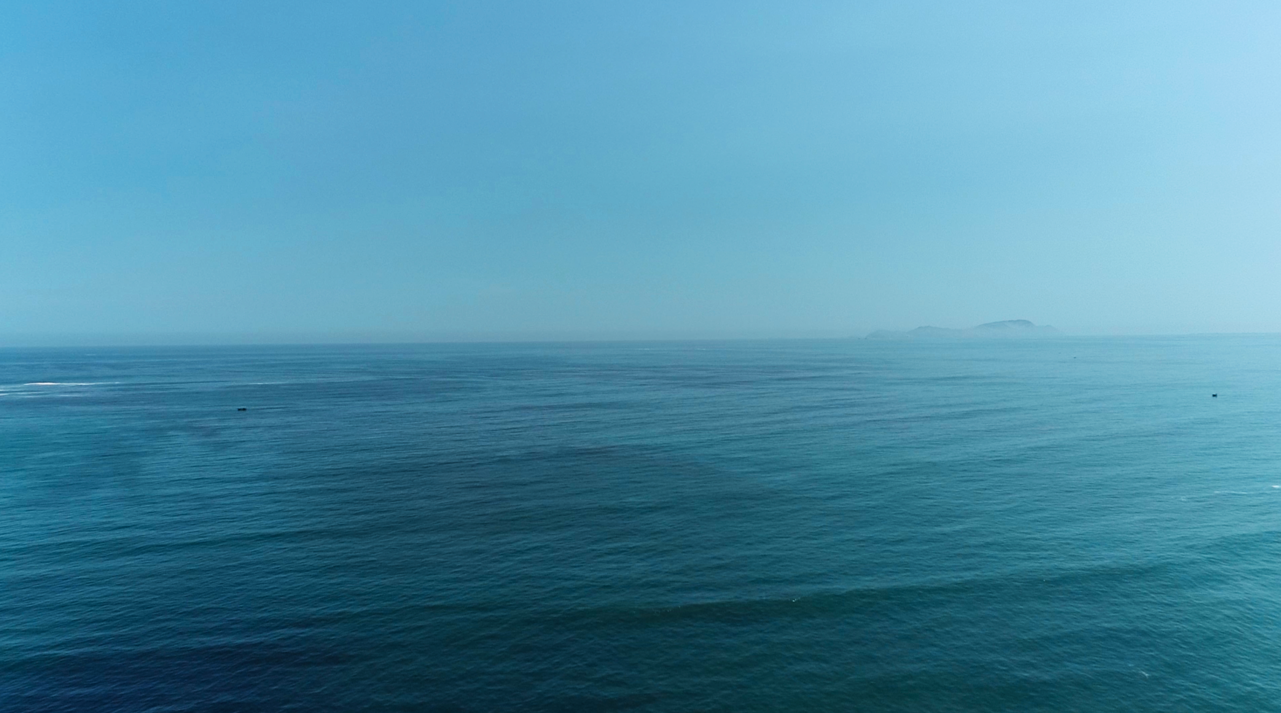 El mar, siempre a la vista.